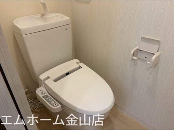 トイレ　温水洗浄便座付トイレ