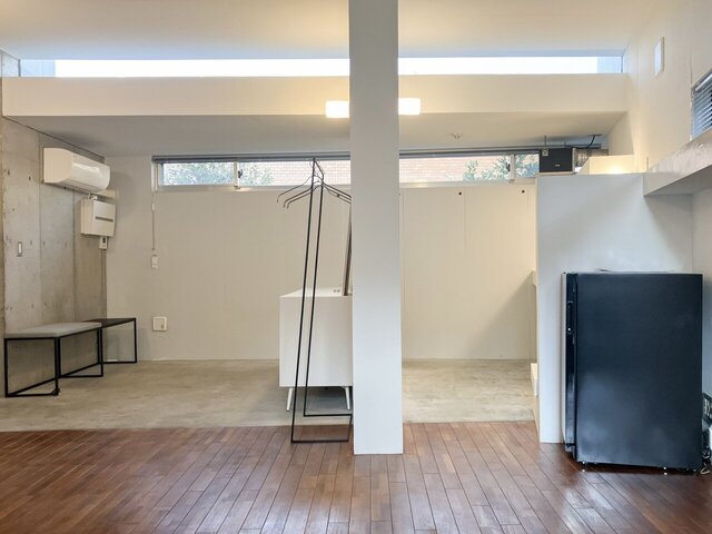a place by Wine Apartment エイ・プレイス・バの内装写真