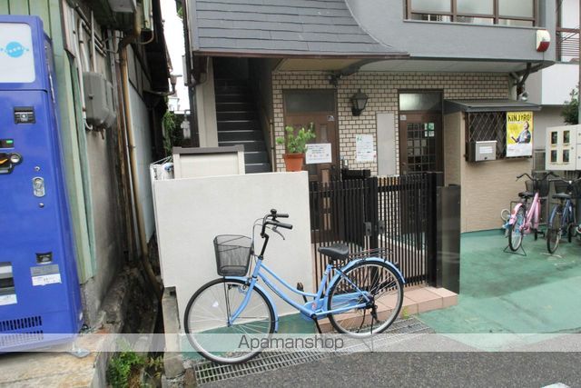 阪急宝塚線 服部天神駅 徒歩9分 3階建 築39年の外観写真