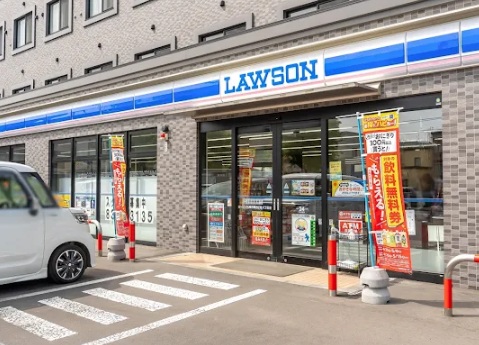コンビニ　ローソン札幌月寒西2条八丁目店（コンビニ）まで257m