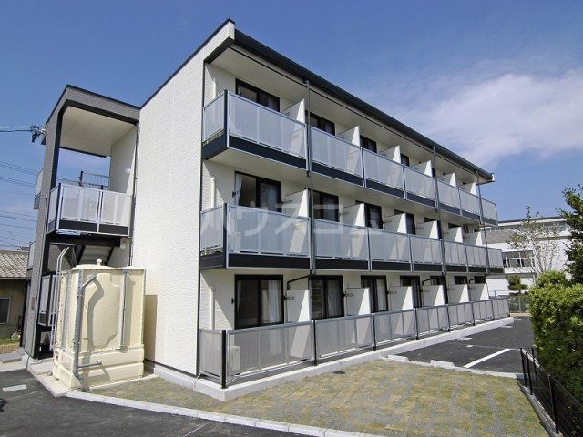 レオパレスSUGIYAMAIIIの外観写真