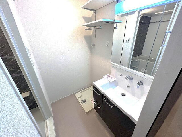 ＪＲ筑肥線 伊万里駅 徒歩8分 2階建 築3年の内装写真