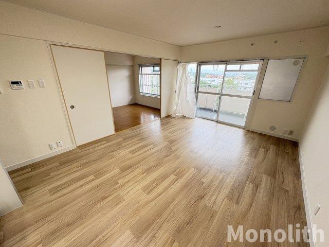 泉北鴨谷台3丁6号棟の居間写真
