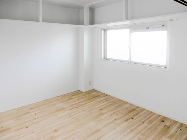 ビレッジハウス宮内1号棟の居間写真