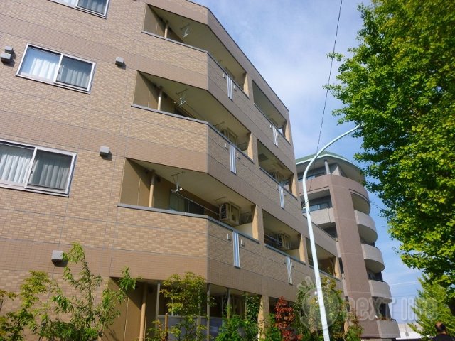 建物外観　クレシアコートの外観