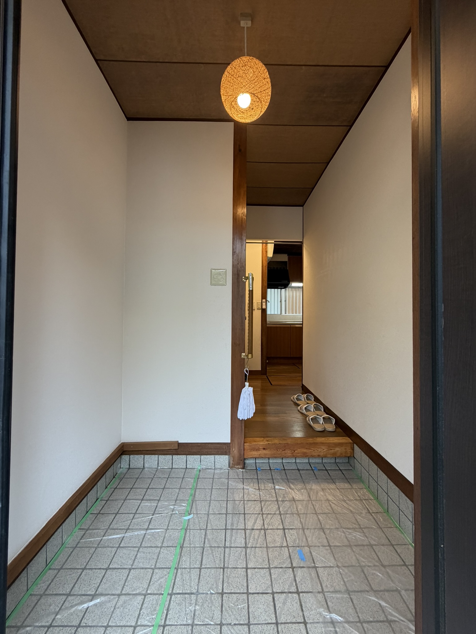 三原四丁目戸建の玄関写真
