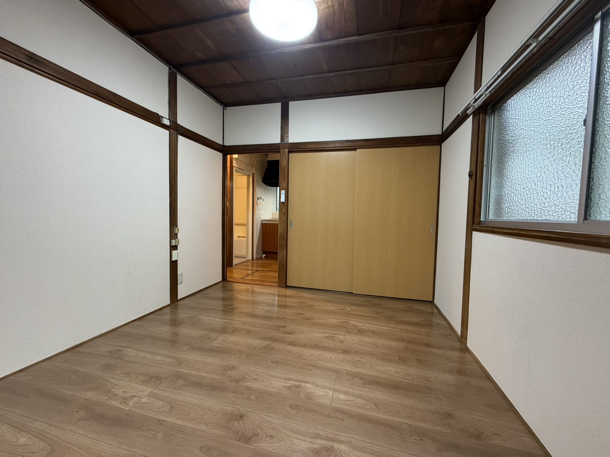 三原四丁目戸建の居間写真