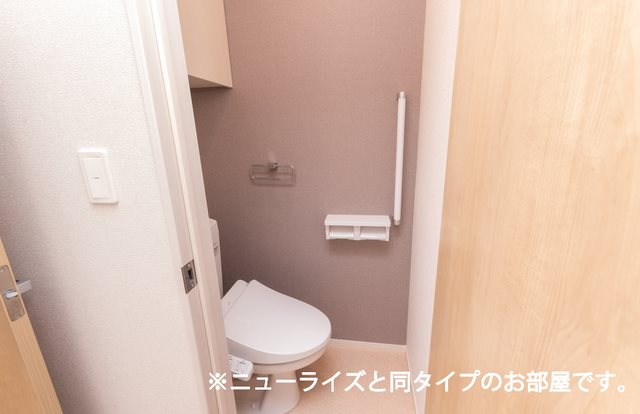 トイレ　※写真を準備中のため、同シリーズの別室写真をご参照下さい。