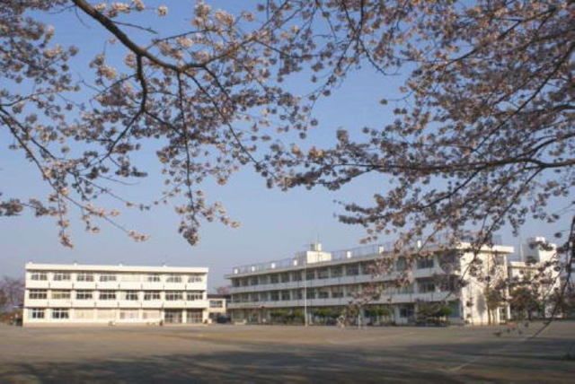 小学校　海老名市立上星小学校（小学校）まで480m