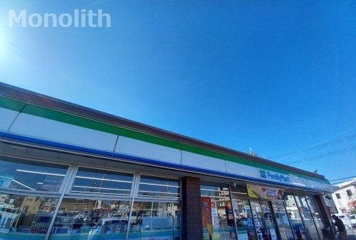 コンビニ　ファミリーマート 岸和田上松町店（コンビニ）まで88m