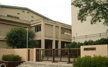 中学校　北沢中学校（中学校）まで1105m