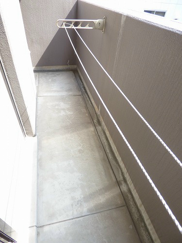 バルコニー　広めのベランダです。