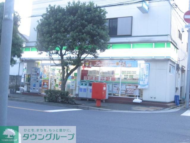コンビニ　ファミリーマート（コンビニ）まで450m