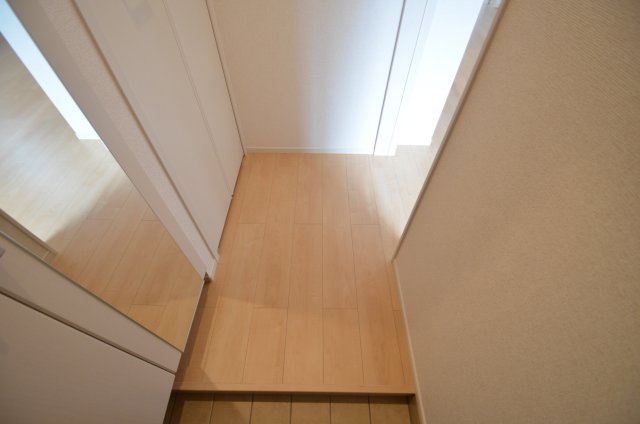 玄関　収納付玄関