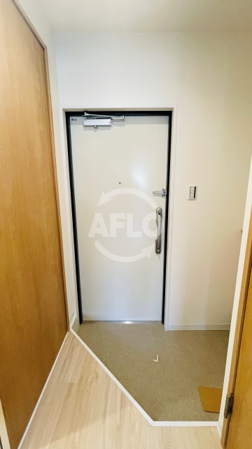 テラ我孫子町の玄関写真