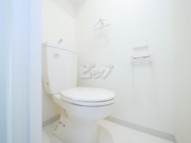 地下鉄東西線 西１１丁目駅 徒歩3分 5階建 築11年のトイレ写真