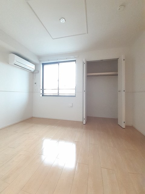 収納　※写真は別号室のものですので現状優先させていただきます。