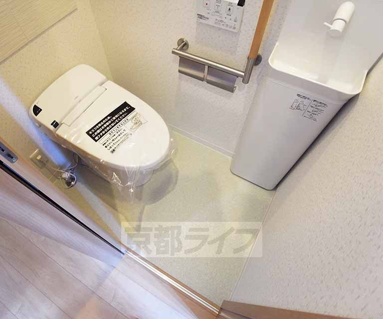 トイレ　ウォシュレット付き