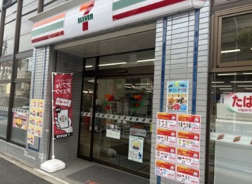 コンビニ　セブンイレブン中野5丁目早稲田通り店（コンビニ）まで107m