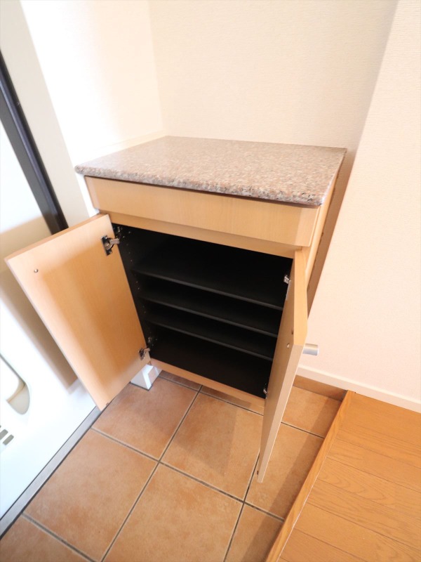 玄関　シューズボックス付きの玄関