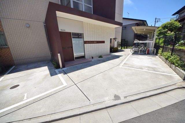 駐車場　★敷地内駐車場あります★