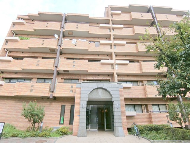 建物外観　1993年11月築　RC鉄筋コンクリート造地上6階建て総戸数