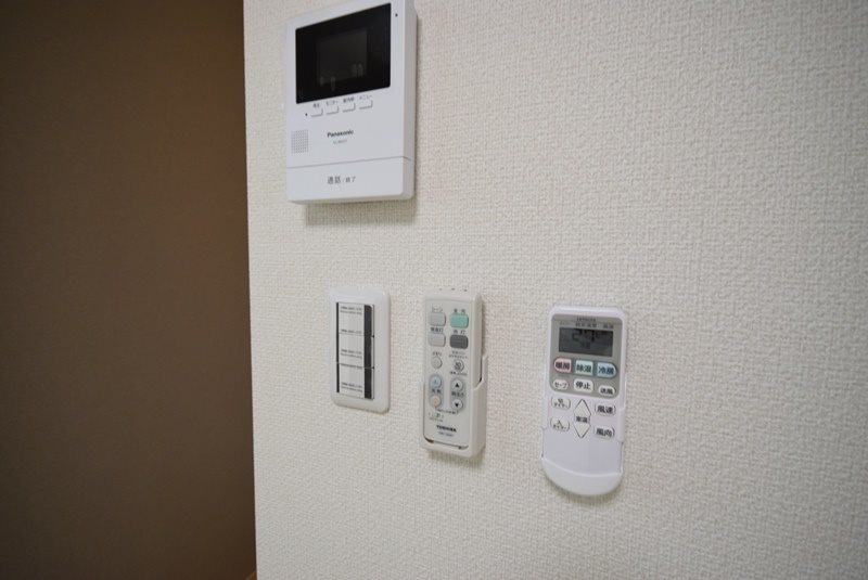 セキュリティ　来訪者と顔見て話せるモニター付インターホン