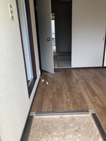 郷ハイツの玄関写真