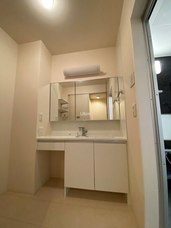 洗面設備　※同タイプの他のお部屋です
