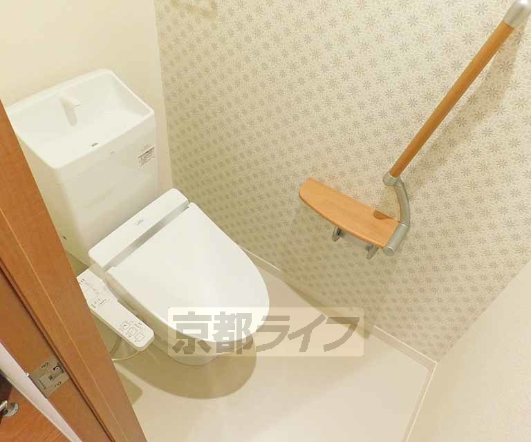 トイレ　ウォシュレット付きのトイレです。