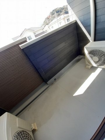 バルコニー　お洗濯にも便利なバルコニー付き
