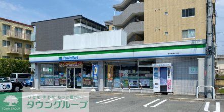 コンビニ　ファミリーマート豊中長興寺店（コンビニ）まで160m