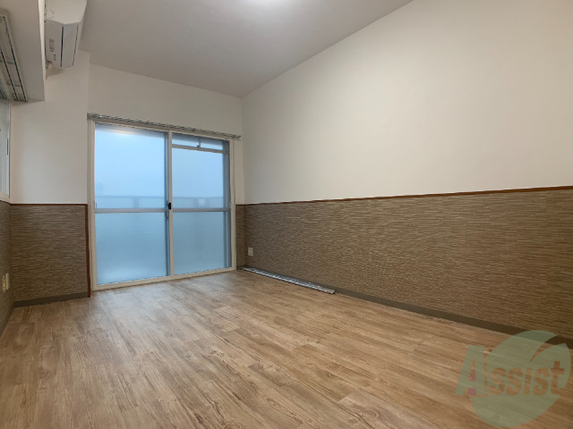 居室・リビング　８帖のお部屋ですが広々としていて使いやすいです。