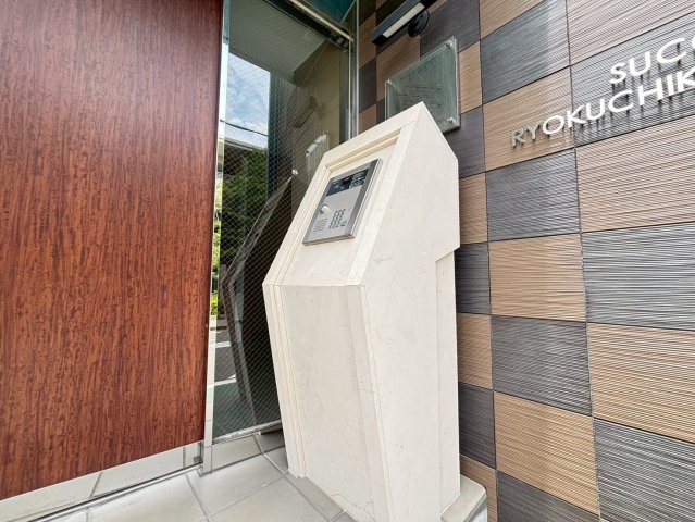 エントランス　詳細は、RISUMO江坂本店までお問合せください♪