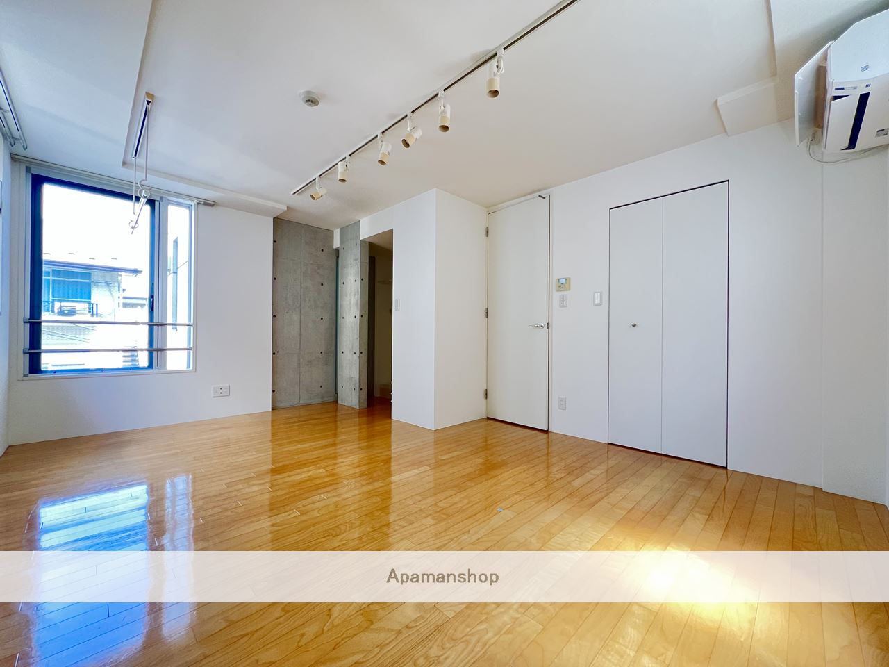 居室・リビング　※同物件、別部屋になります。
