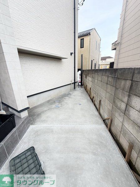 駐車場　庭