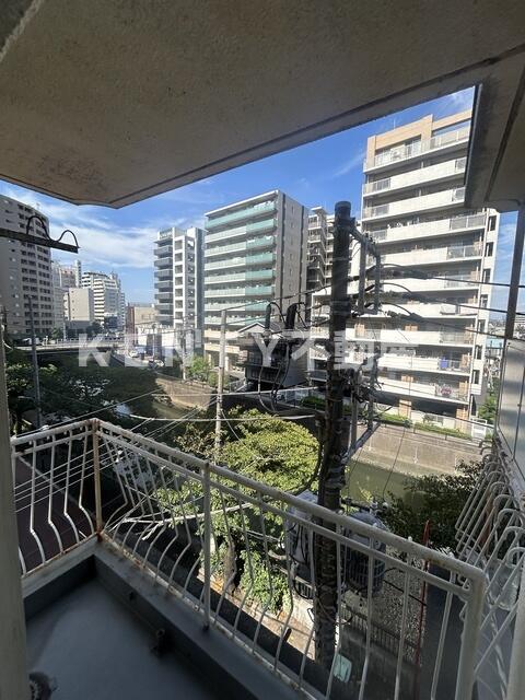 バルコニー　広々としたバルコニーです