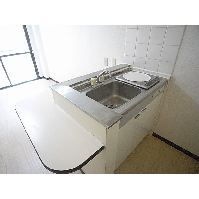 クリスタルアベニューのキッチン写真