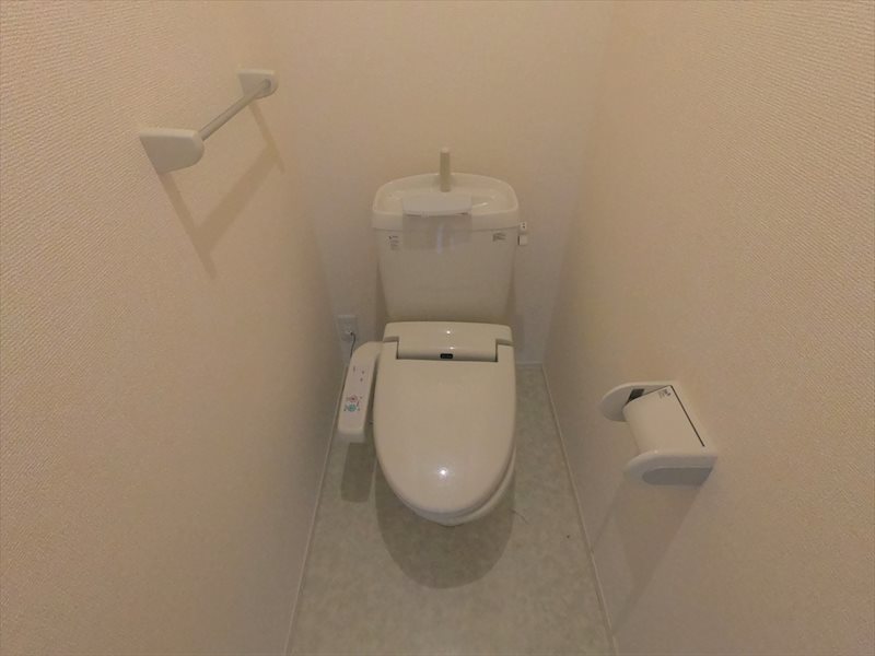 ＪＲ東海道本線 能登川駅 徒歩15分 2階建 築19年のトイレ写真