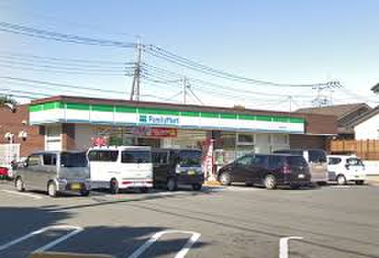 コンビニ　ファミリーマート川越中台通り店（コンビニ）まで1000m