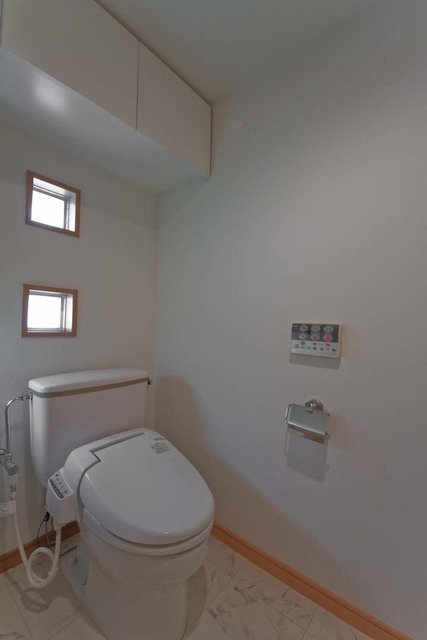 トイレ　※写真は同タイプ住戸です。