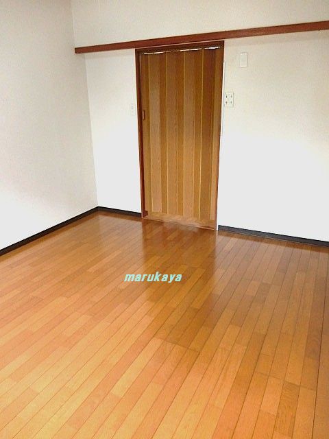 オークサンライズの居間写真