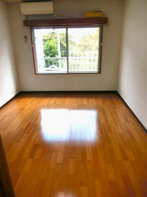 オークサンライズの居間写真