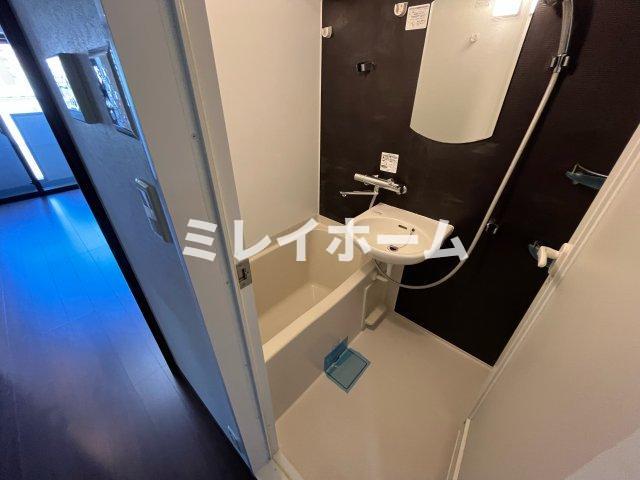 バス・シャワールーム　同建物内別のお部屋の参考写真になります。