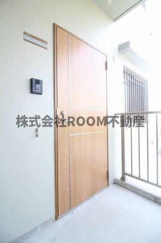 玄関　収納もある玄関です