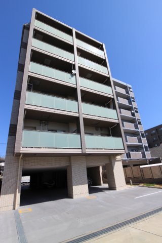 アビエール海岸通の外観写真