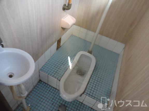地下鉄御堂筋線 西中島南方駅 徒歩4分 2階建 築58年のトイレ写真