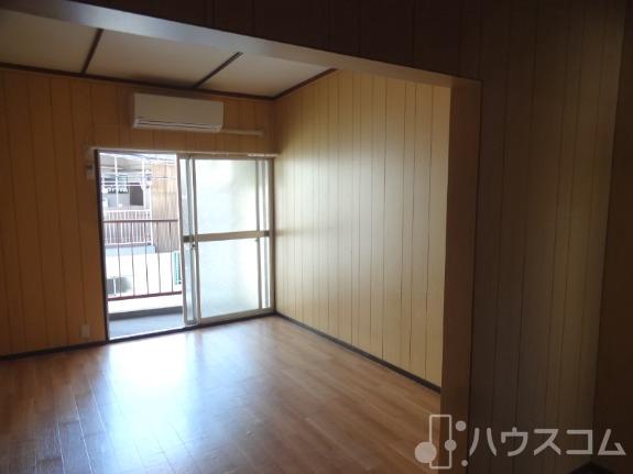 地下鉄御堂筋線 西中島南方駅 徒歩4分 2階建 築58年の内装写真