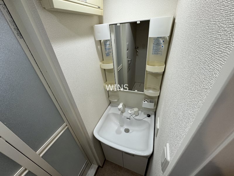 洗面設備　別部屋参考写真です