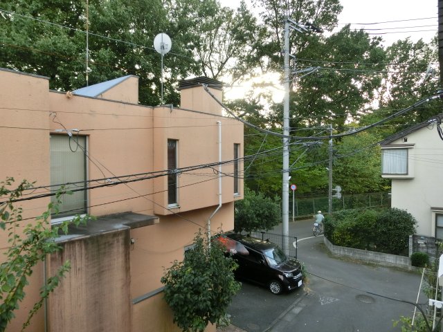 眺望　閑静な住宅地の一角です。
